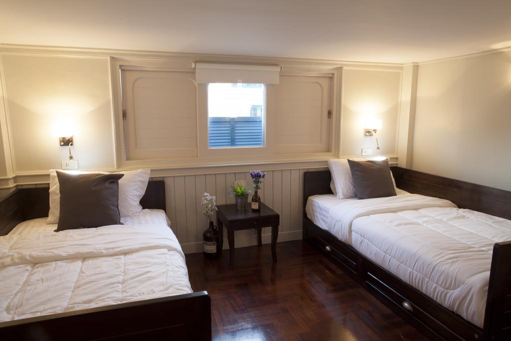 Golden Mountain Hostel Bangkok Bagian luar foto